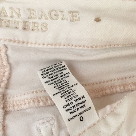 AE cream colored jeans with frayed ends - Picture 4 of 4